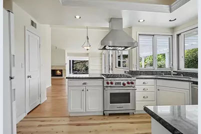  8223 Caminito Lacayo, La Jolla, CA 92037 - Photo 13