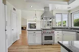 8223 Caminito Lacayo, La Jolla, CA 92037 - Photo 13