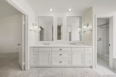  8223 Caminito Lacayo, La Jolla, CA 92037 - Photo 23