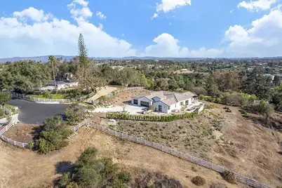  588 Twin Country Ln, Fallbrook, CA 92028 - Photo 5