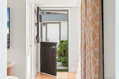  909 Olive Ave, Coronado, CA 92118 - Photo 3