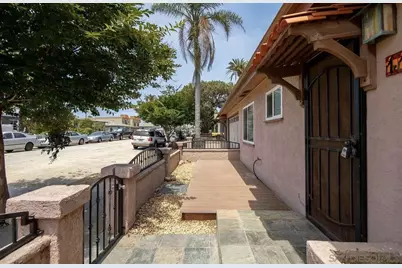  2104 Bacon Street, San Diego, CA 92107 - Photo 5