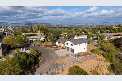  103 Howell Heights, Escondido, CA 92025 - Photo 9