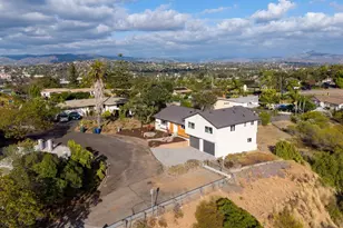 103 Howell Heights, Escondido, CA 92025 - Photo 9