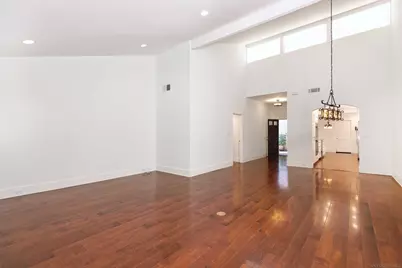  5629 Caminito Isla, La Jolla, CA 92037 - Photo 9