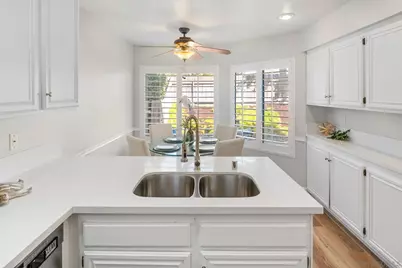  8395 Suntree Place, San Diego, CA 92119 - Photo 15