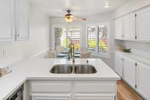 8395 Suntree Pl, San Diego, CA 92119 - Photo 15