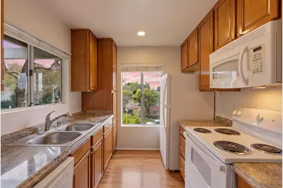  236 Diamond Way #Unit 250, Vista, CA 92083 - Photo 5