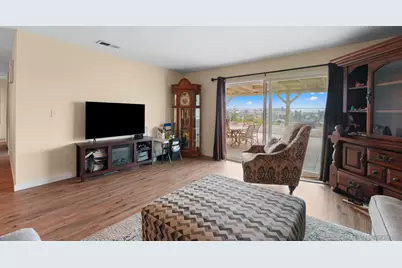  656 Flora Dr, Oceanside, CA 92057 - Photo 5