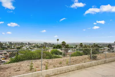  656 Flora Dr, Oceanside, CA 92057 - Photo 17