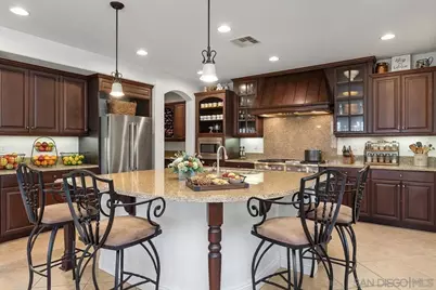  2555 Arundel, Carlsbad, CA 92009 - Photo 3