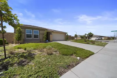  32404 Wild West Ct, Winchester, CA 92596 - Photo 3