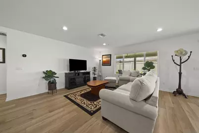  32404 Wild West Ct, Winchester, CA 92596 - Photo 9