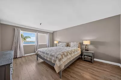 4015 Crown Point Dr. #310, San Diego, CA 92109 - Photo 13