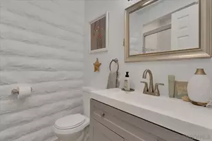 2544 Navarra Dr, Carlsbad, CA 92009 - Photo 11