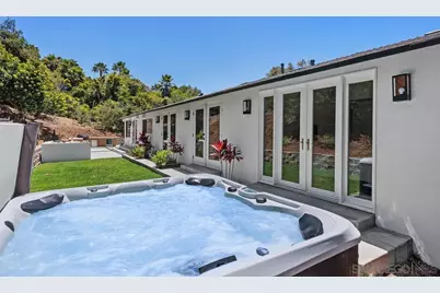  2586 Azure Coast Dr, La Jolla, CA 92037 - Photo 33