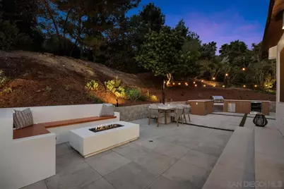  2586 Azure Coast Dr, La Jolla, CA 92037 - Photo 35