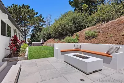  2586 Azure Coast Dr, La Jolla, CA 92037 - Photo 31