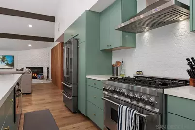  2586 Azure Coast Dr, La Jolla, CA 92037 - Photo 13