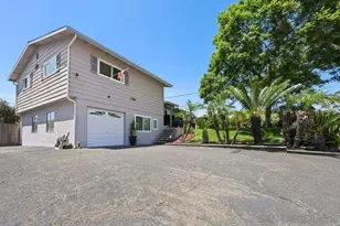 625 Corona Ct, Vista, CA 92081 - Photo 3