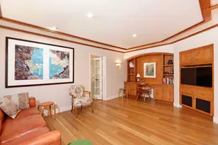 8745 Robinhood Ln, La Jolla, CA 92037 - Photo 9