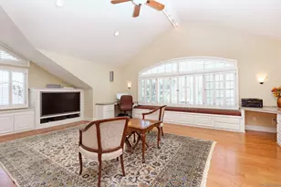 8745 Robinhood Ln, La Jolla, CA 92037 - Photo 17