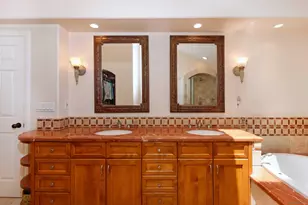 8745 Robinhood Ln, La Jolla, CA 92037 - Photo 15