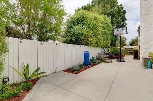 6711 Corintia, Carlsbad, CA 92009 - Photo 31