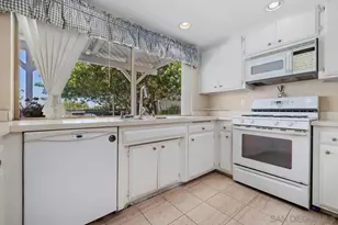 6232 Lake Athabaska Pl, San Diego, CA 92119 - Photo 9