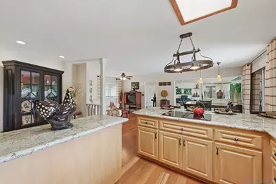  10649 Meadow Glen Way E, Escondido, CA 92026 - Photo 17