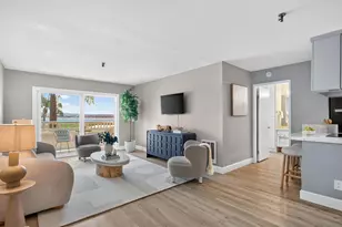 3991 Crown Point Dr, San Diego, CA 92109 - Photo 13