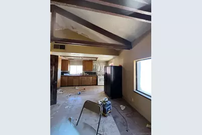  1055 Calle De Amistad, El Mirage, CA 92301 - Photo 13