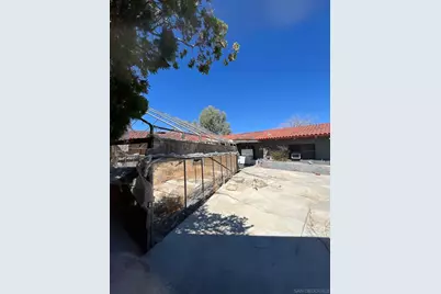  1055 Calle De Amistad, El Mirage, CA 92301 - Photo 61