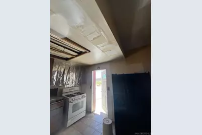  1055 Calle De Amistad, El Mirage, CA 92301 - Photo 5