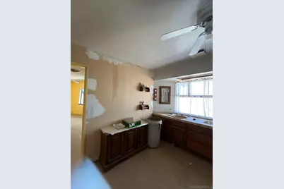  1055 Calle De Amistad, El Mirage, CA 92301 - Photo 19