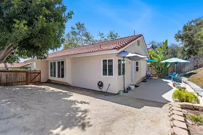  2027 Pointer Glen, Escondido, CA 92029 - Photo 17