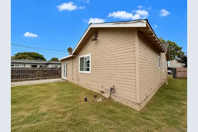  127 W 5th Ave #B, Escondido, CA 92025 - Photo 3
