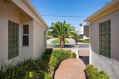  5942 Sagebrush Rd, La Jolla, CA 92037 - Photo 5