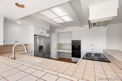  5942 Sagebrush Rd, La Jolla, CA 92037 - Photo 27