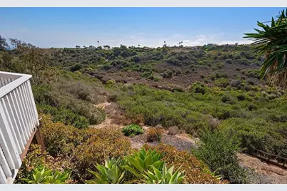  5942 Sagebrush Rd, La Jolla, CA 92037 - Photo 15