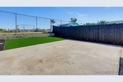  11355 Camarosa Cir, San Diego, CA 92126 - Photo 23