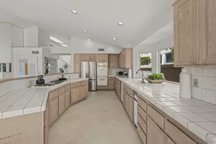 1373 Caminito Halago, La Jolla, CA 92037 - Photo 9