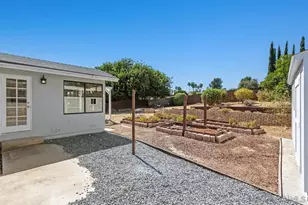 2738 Oak Hill Dr, Escondido, CA 92027 - Photo 35