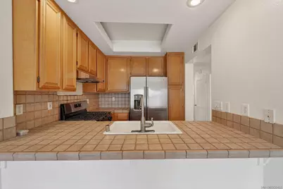  1040 S San Marino Way, Anaheim, CA 92808 - Photo 7