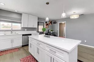 5567 Las Alturas, San Diego, CA 92114 - Photo 5