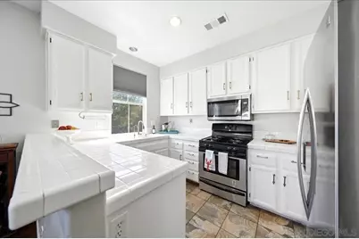  6015 Paseo Salinero, Carlsbad, CA 92009 - Photo 3