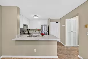 3550 Lebon, San Diego, CA 92122 - Photo 5