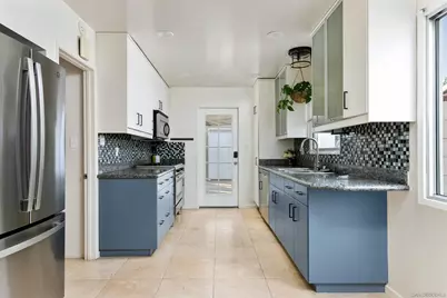  4982 Mount Casas Dr, San Diego, CA 92117 - Photo 17