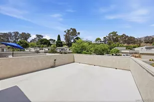 8963 Caminito Fresco, La Jolla, CA 92037 - Photo 31