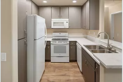  580 Camino De La Reina #321, San Diego, CA 92108 - Photo 17
